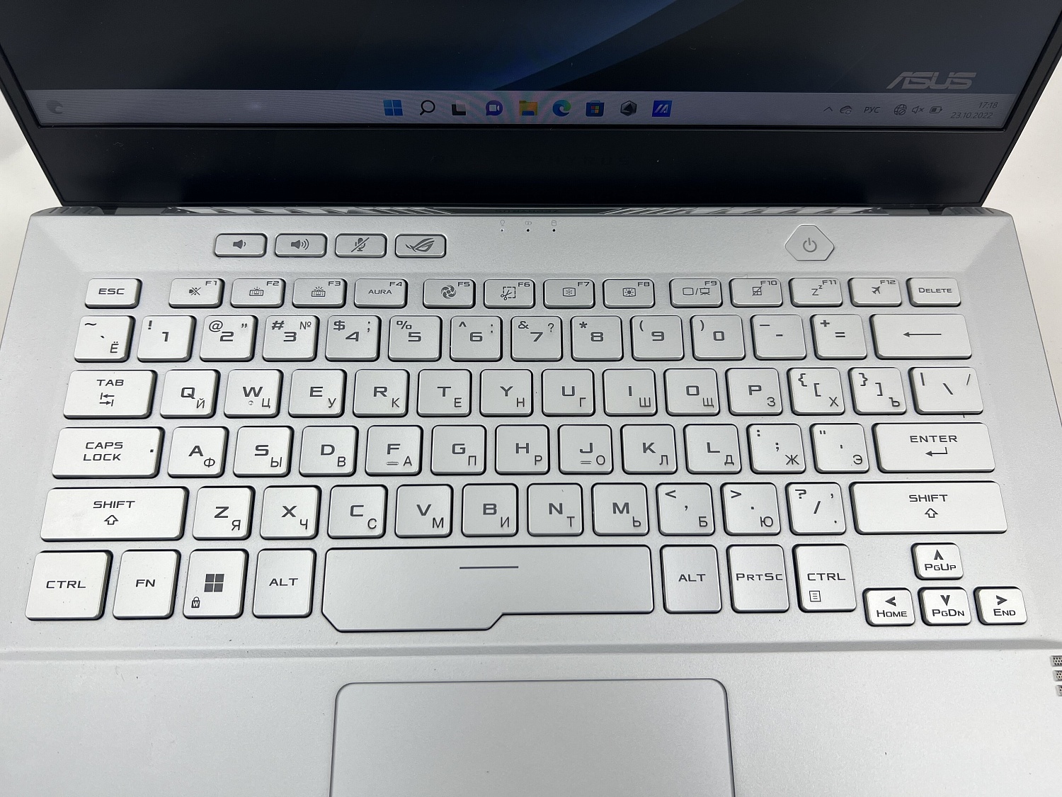 клавиатура ноутбука Асус с гравировкой русских букв, сделано в Бастет Лазер
